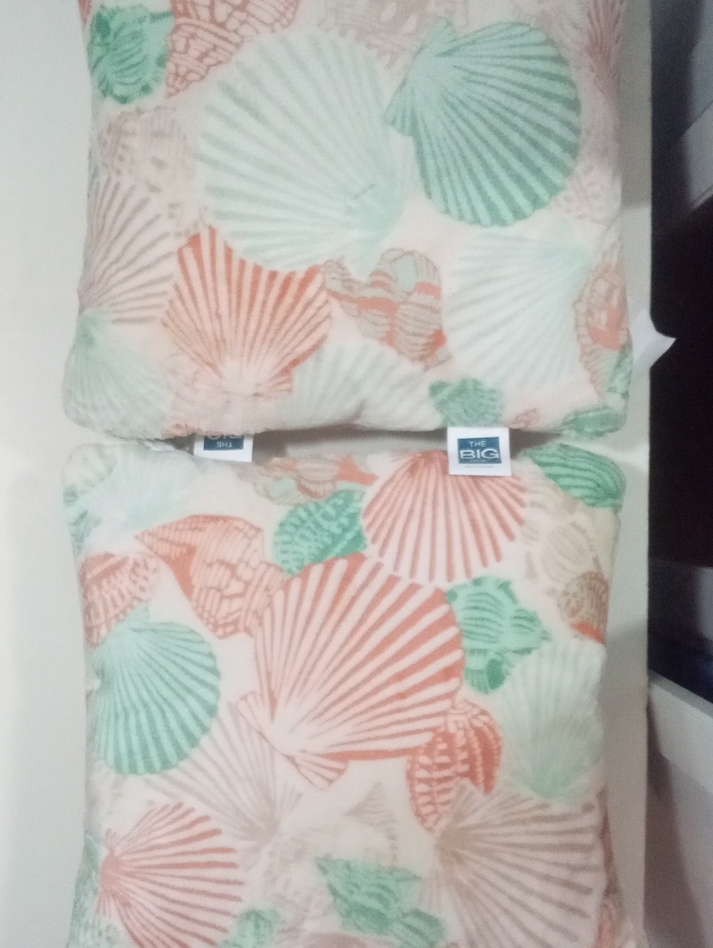 Two Shell Print Throw Pillows New Coral & Mint
